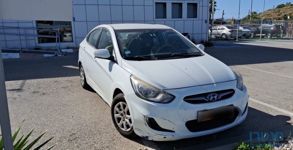 2014' Hyundai i25 יונדאי photo #1