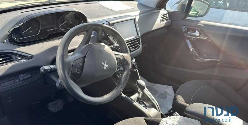 2019' Peugeot 208 פיג'ו photo #4