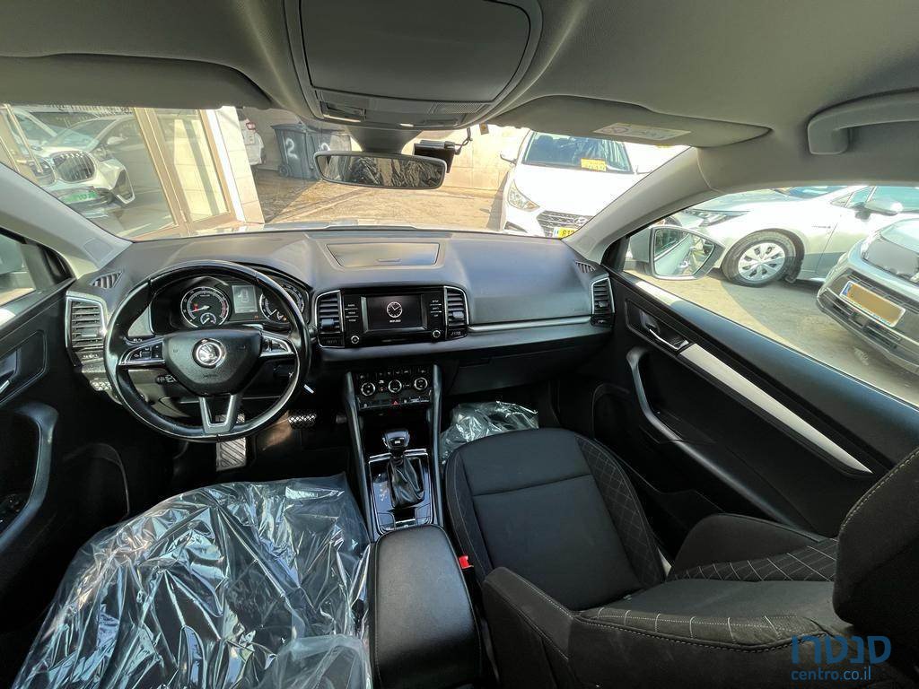 2018' Skoda KAROQ photo #5