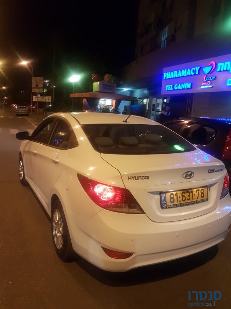 2012' Hyundai i25 יונדאי photo #5