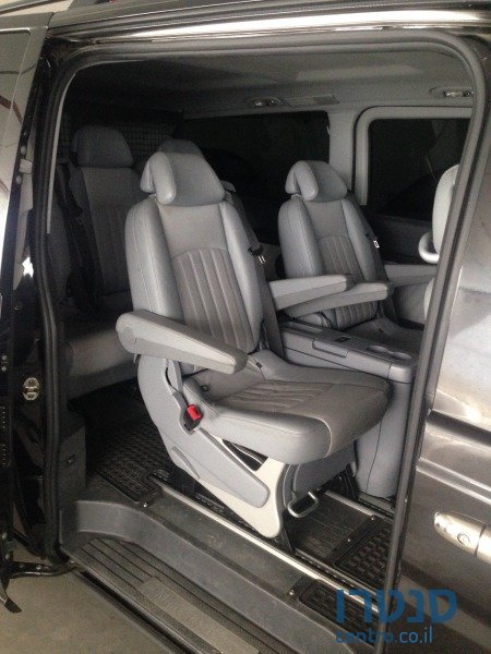 2012' Mercedes-Benz VIANO photo #3