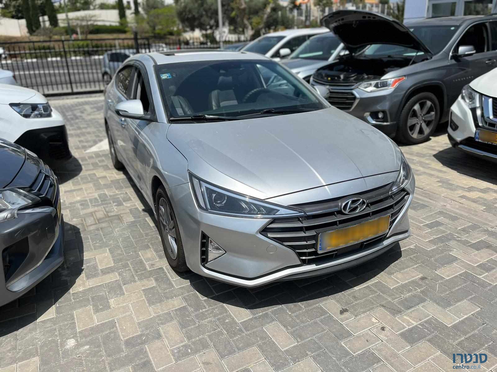 2019' Hyundai Elantra photo #1