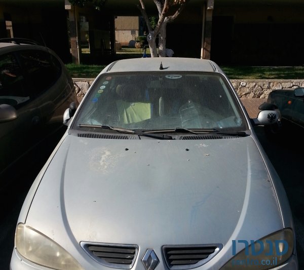 2001' Renault Megane photo #1