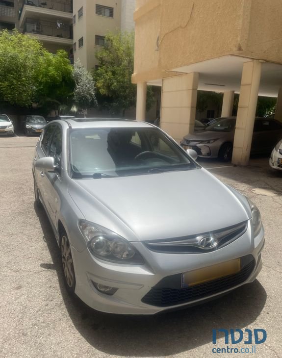2012' Hyundai i30 יונדאי photo #1