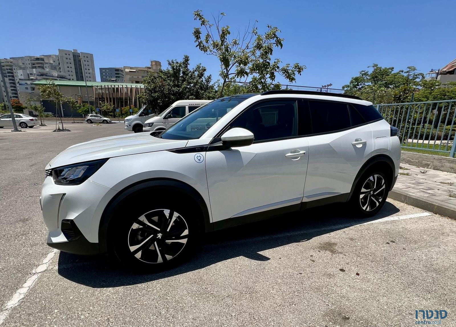 2021' Peugeot 2008 פיג'ו photo #2