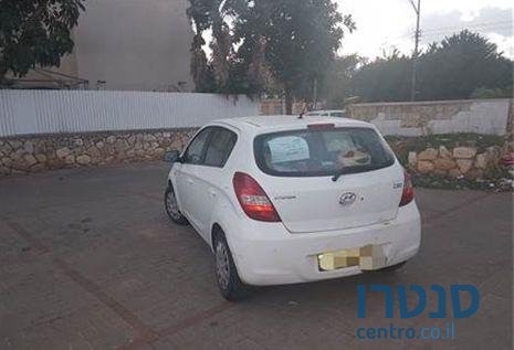 2012' Hyundai i20 אינספייר photo #3