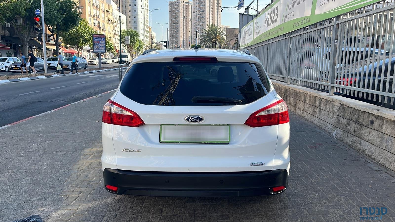 2014' Ford Focus photo #5