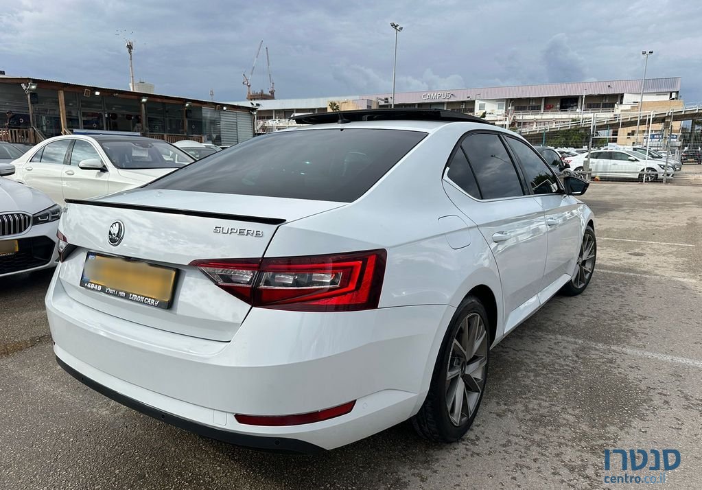 2018' Skoda Superb סקודה סופרב photo #3