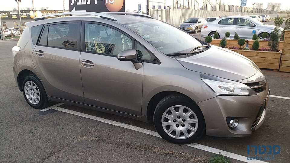 2014' Toyota Verso photo #1