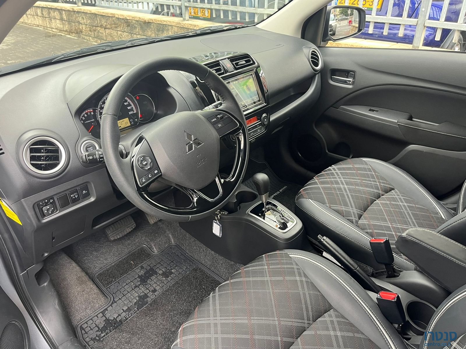 2021' Mitsubishi Space Star photo #3