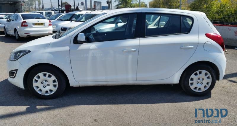 2015' Hyundai i20 photo #3