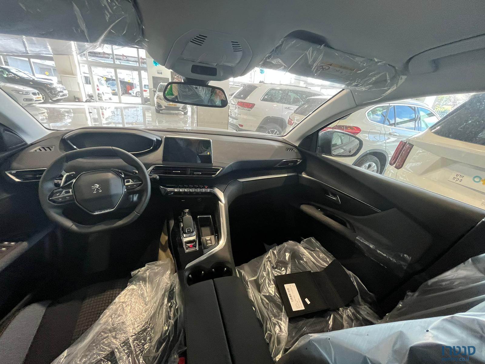 2023' Peugeot 3008 photo #3