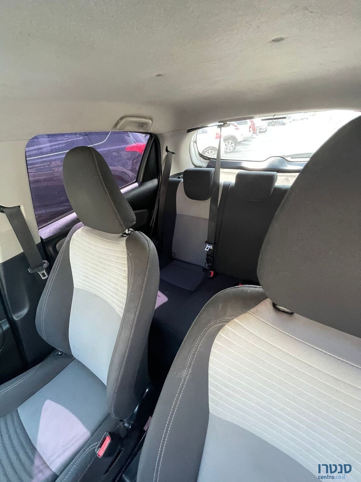 2017' Toyota Yaris טויוטה יאריס photo #6