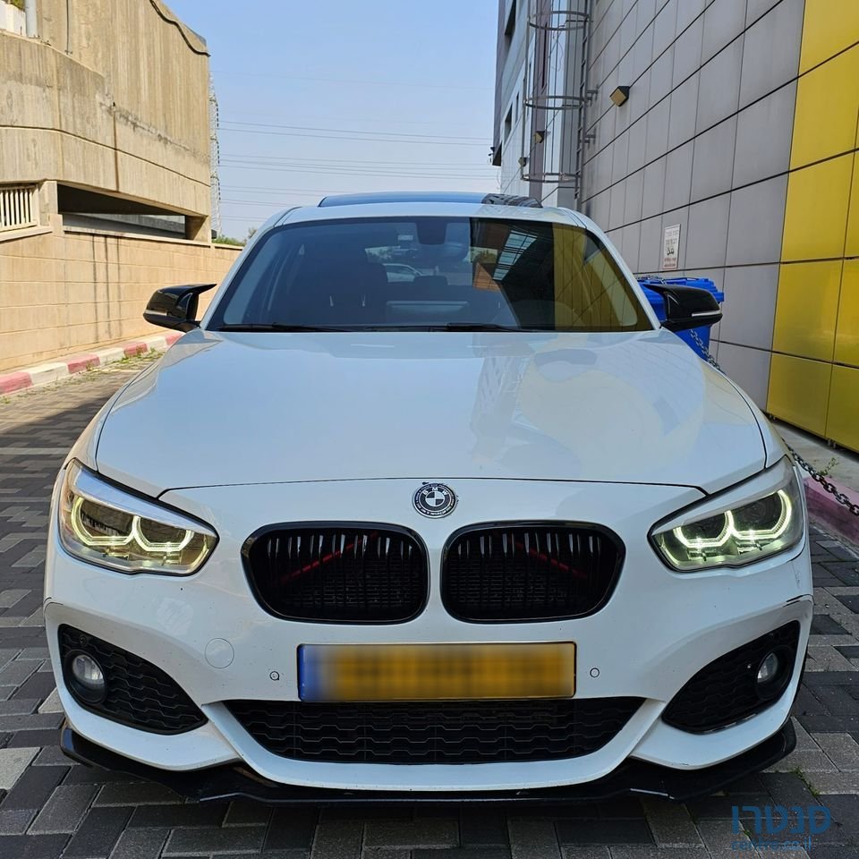 2015' BMW 118 photo #1