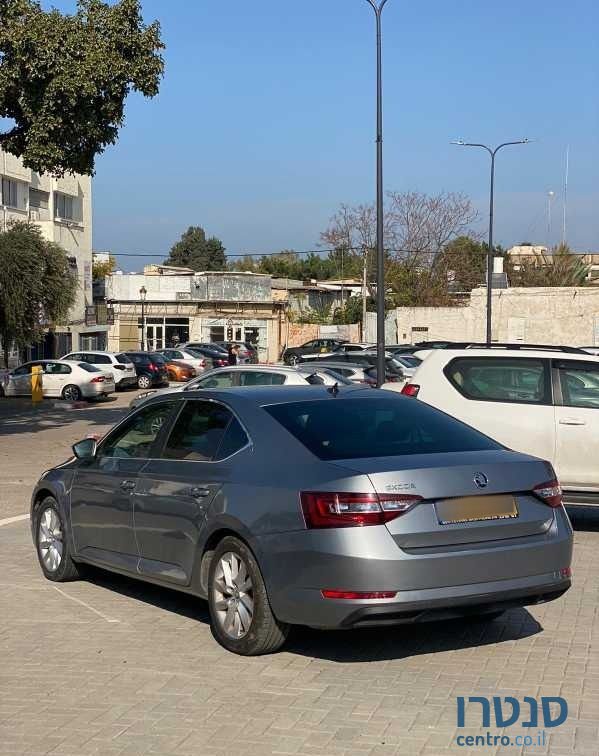 2017' Skoda Superb סקודה סופרב photo #3