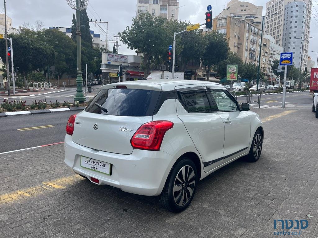 2020' Suzuki Swift GLX photo #7