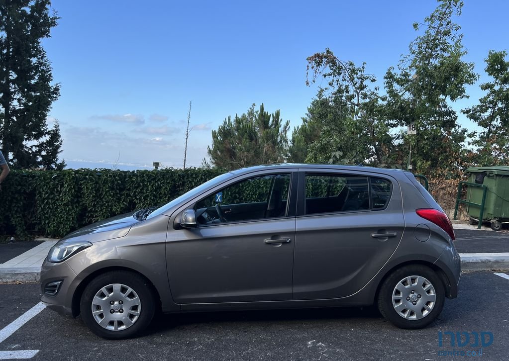 2013' Hyundai i20 יונדאי photo #1