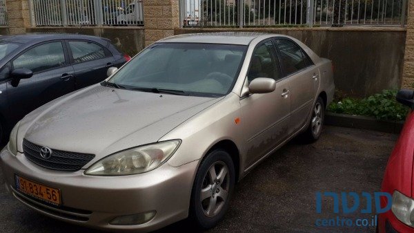 2004' Toyota Camry photo #2