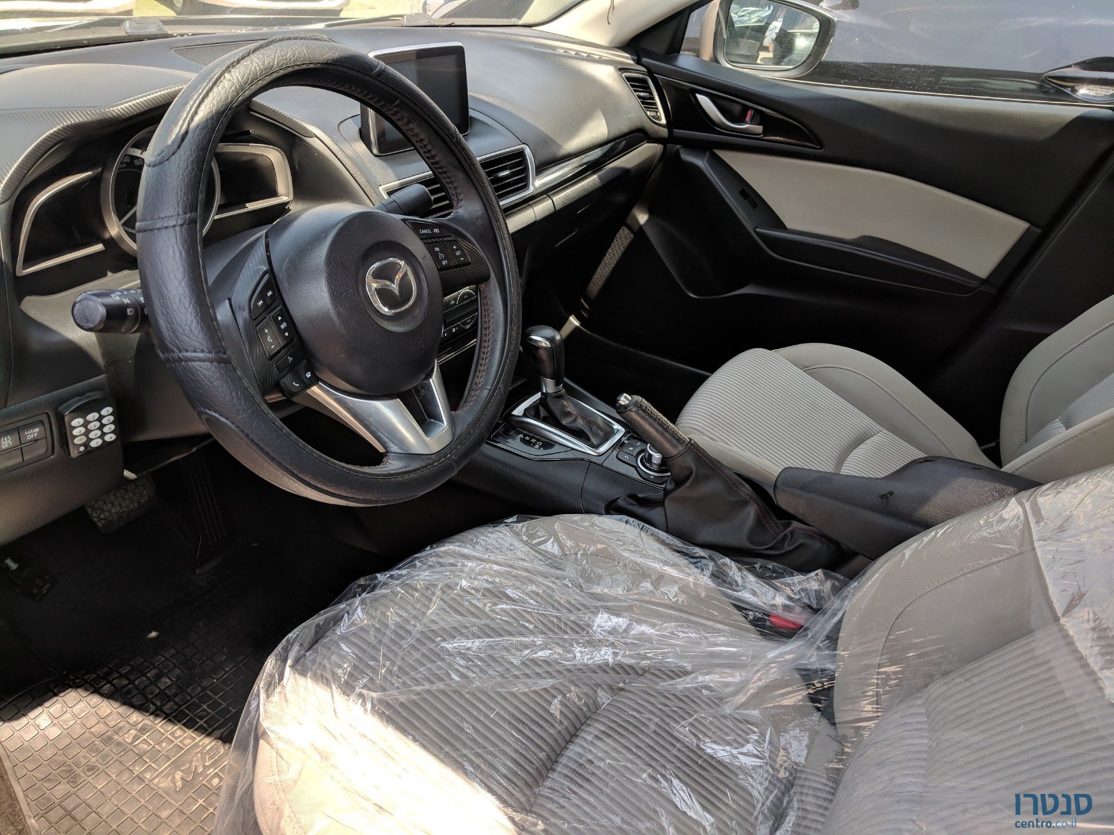 2013' Mazda 3 photo #3