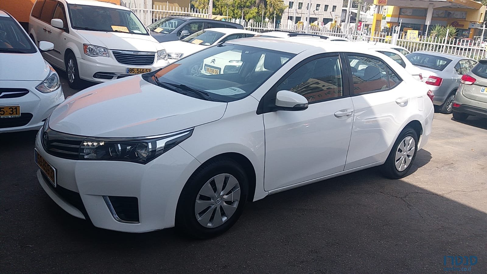 2015' Toyota Corolla photo #1