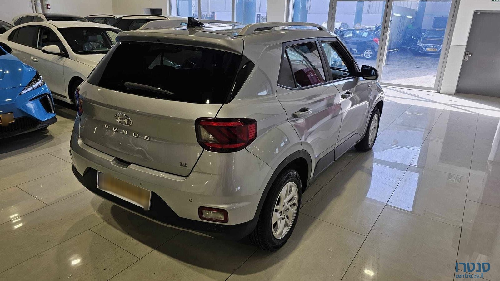 2022' Hyundai VENUE Intense photo #3