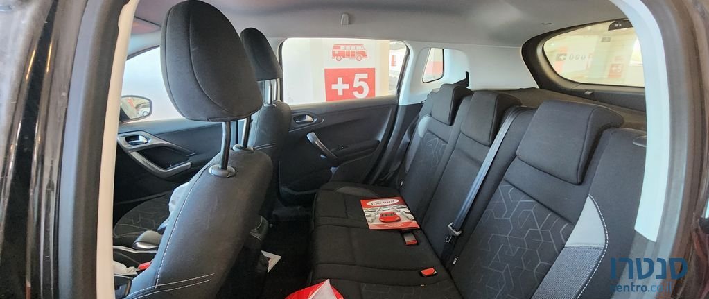 2019' Peugeot 2008 פיג'ו photo #5