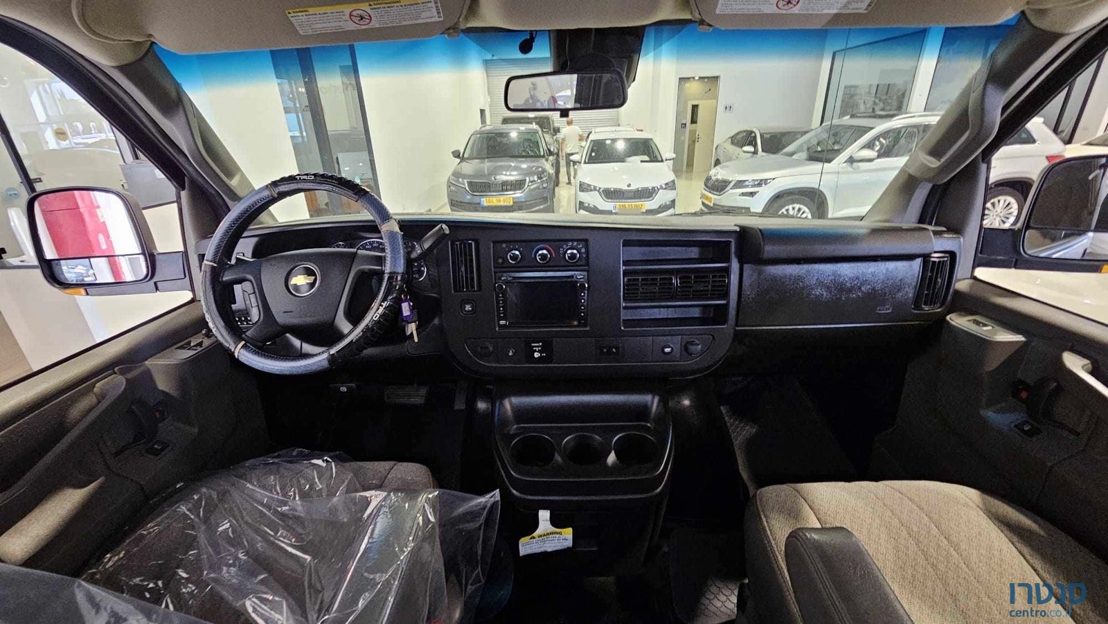 2021' Chevrolet SAVANA photo #5