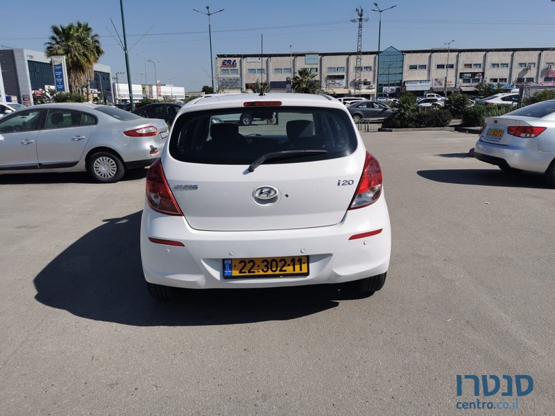 2013' Hyundai i20 יונדאי photo #4