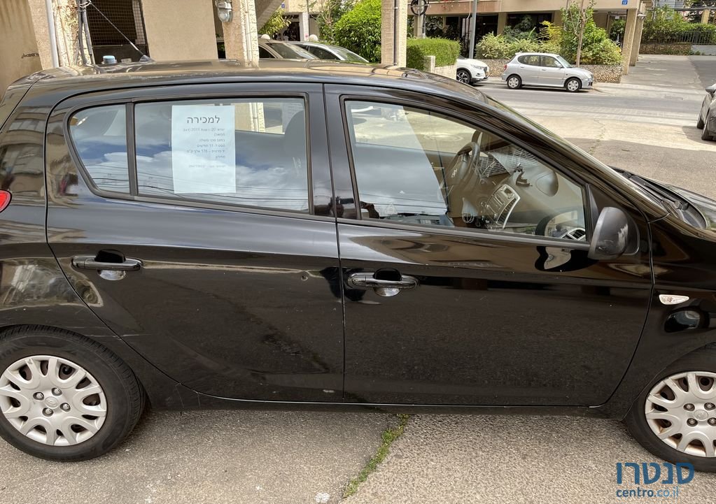 2011' Hyundai i20 יונדאי photo #1