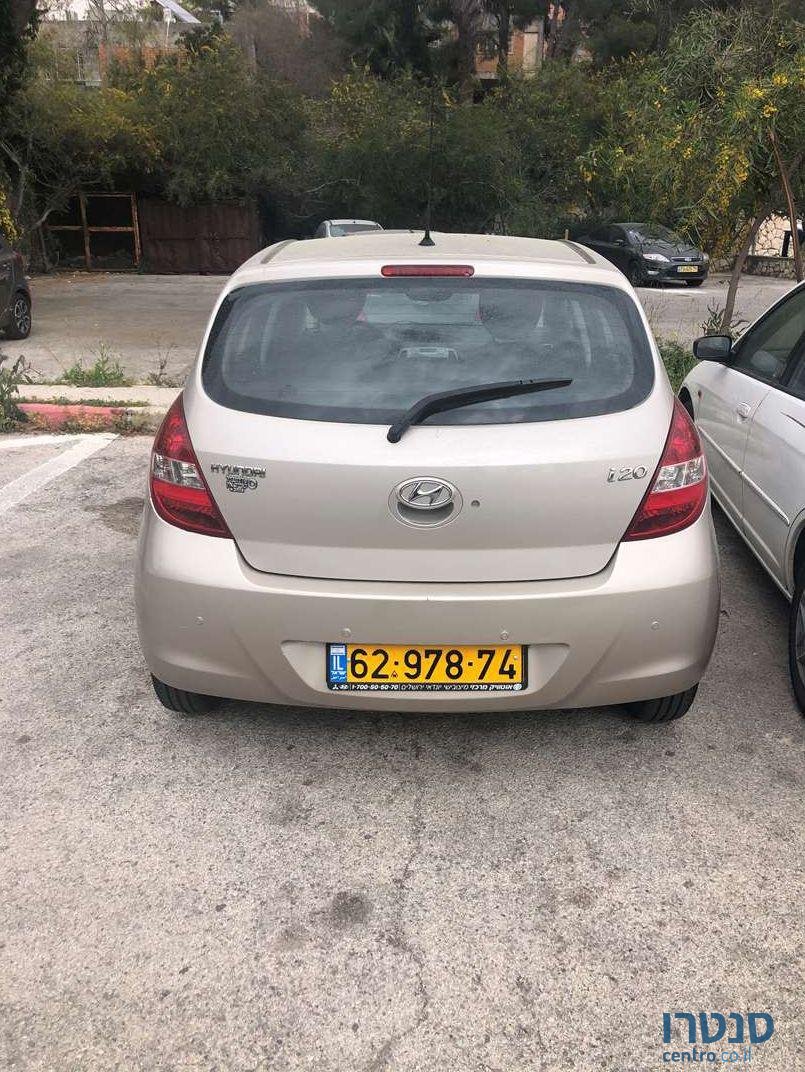 2011' Hyundai i20 יונדאי photo #1