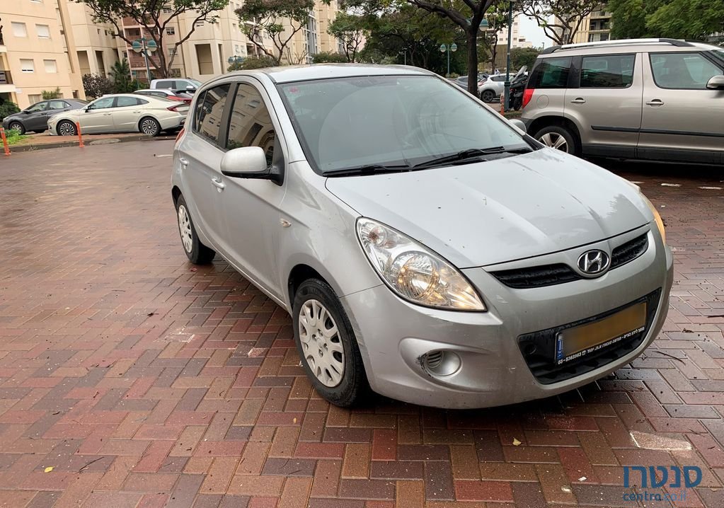 2012' Hyundai i20 יונדאי photo #2