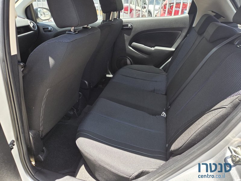 2009' Mazda 2 photo #4