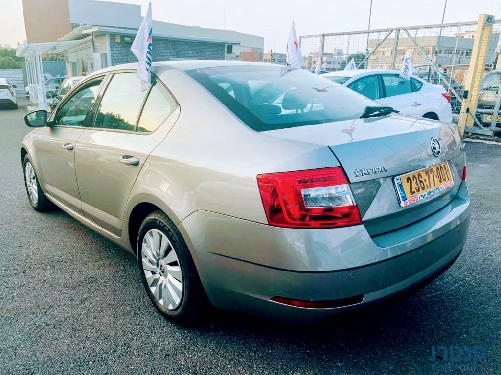 2017' Skoda Octavia photo #3