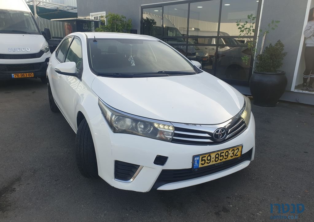2015' Toyota Corolla טויוטה קורולה photo #1