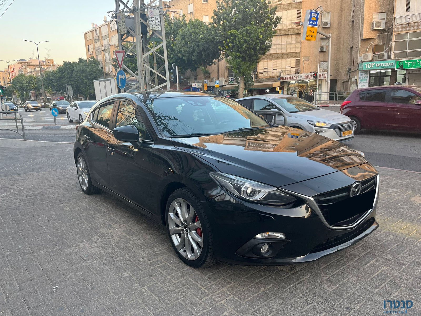 2018' Mazda 3 photo #1