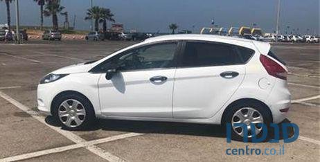 2012' Ford פורד טרנד photo #3