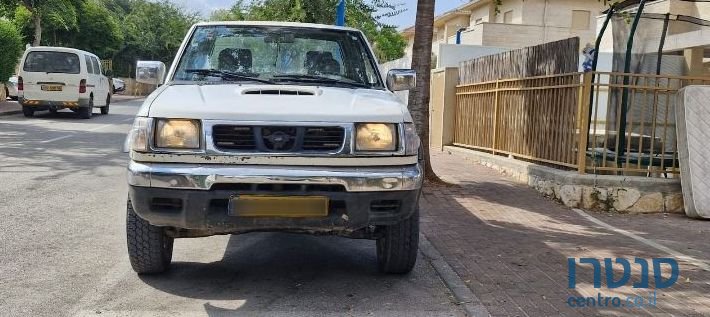 2002' Nissan 4X4 ניסאן ווינר photo #5