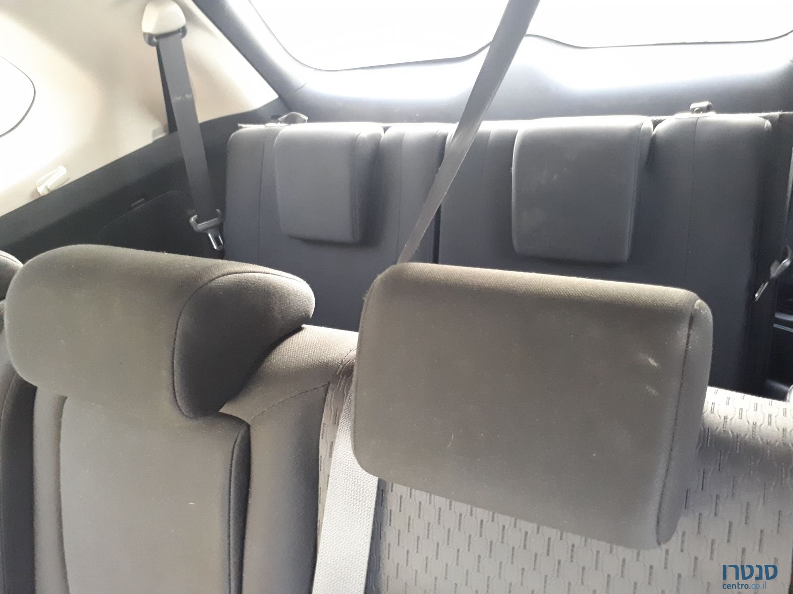 2014' Mitsubishi Outlander XL photo #3