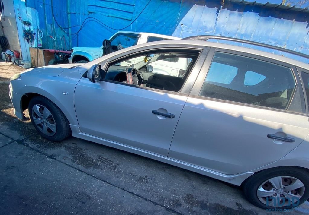 2011' Hyundai i30 יונדאי photo #5