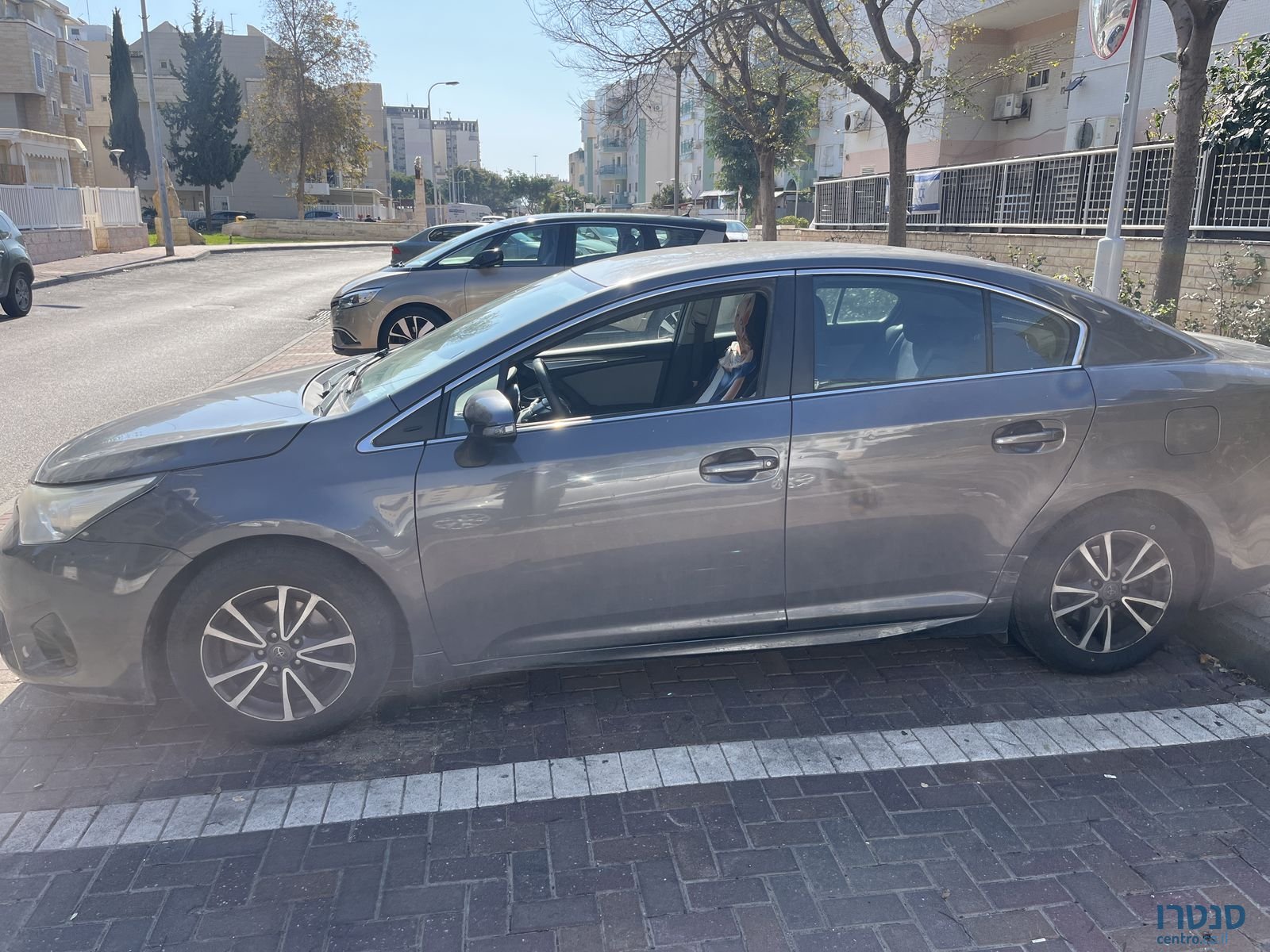 2017' Toyota Avensis טויוטה אונסיס photo #2