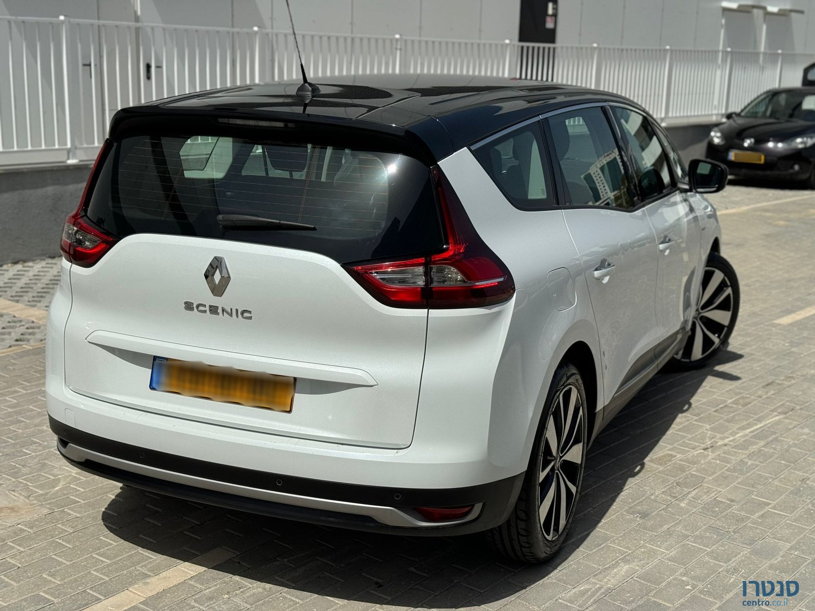 2021' Renault Grand Scenic photo #5