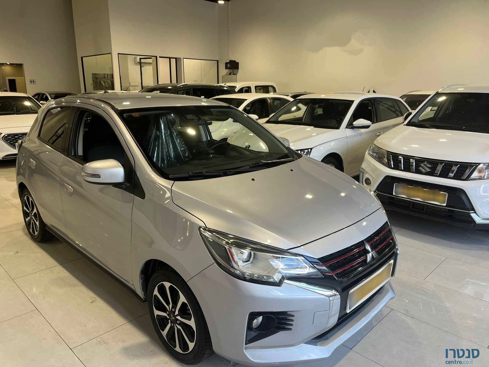 2022' Mitsubishi Space Star photo #2