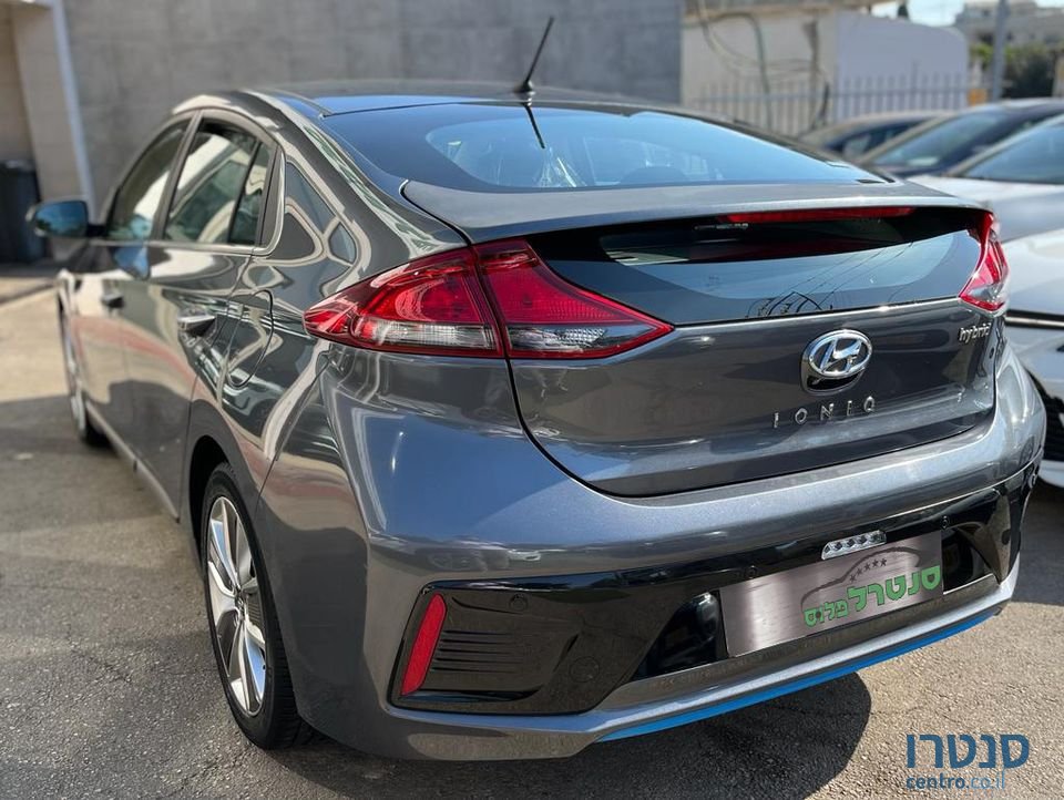 2019' Hyundai Ioniq photo #3