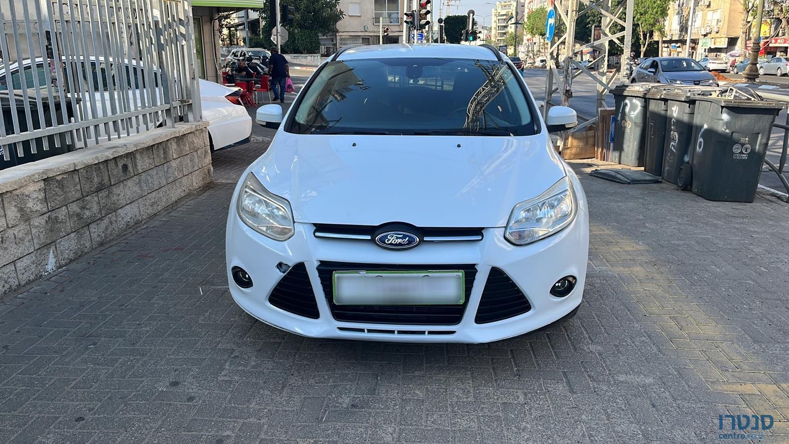 2014' Ford Focus photo #3