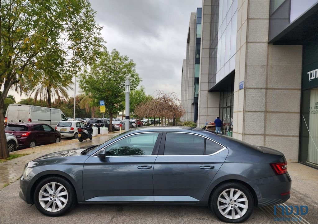 2018' Skoda Superb סקודה סופרב photo #4
