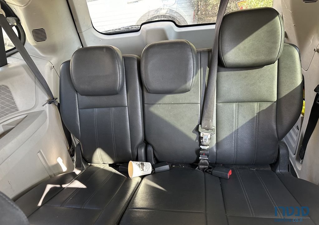 2010' Chrysler Grand Voyager קרייזלר גראנד וויאג'ר photo #6