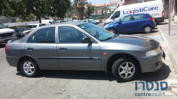 2000' Mitsubishi Lancer photo #1