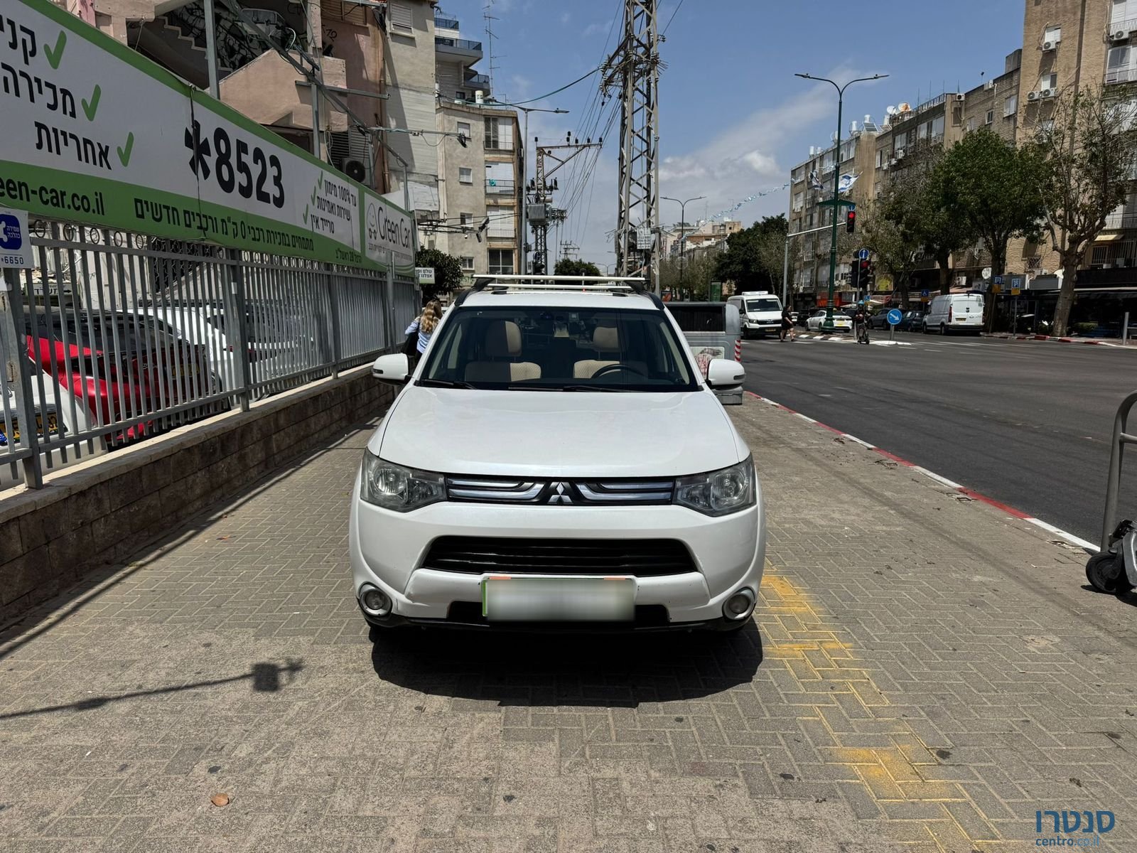 2013' Mitsubishi Outlander photo #5