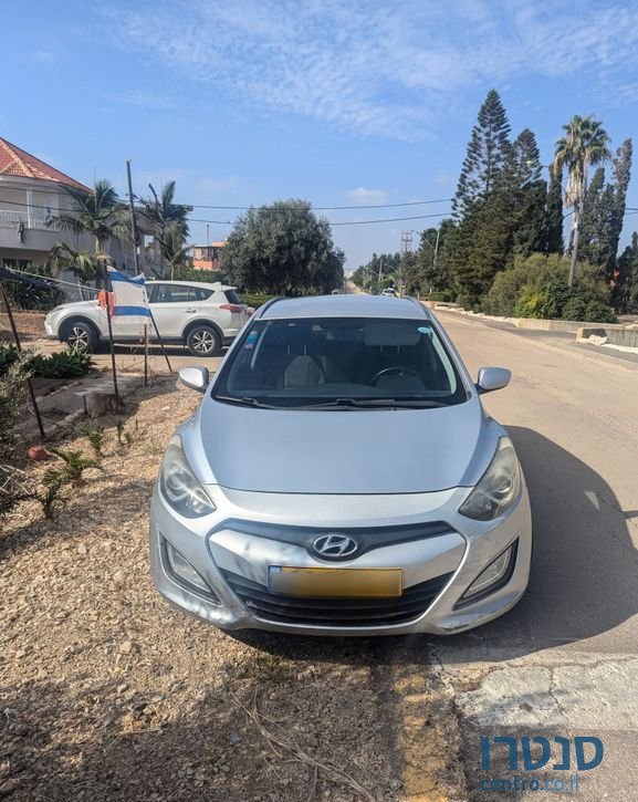 2014' Hyundai i30 יונדאי photo #1