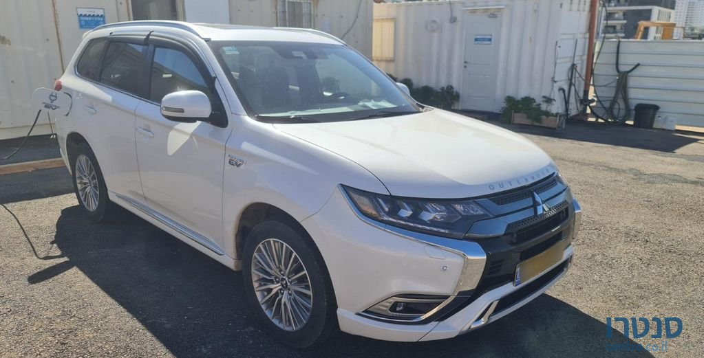 2019' Mitsubishi Outlander מיצובישי אאוטלנדר photo #2